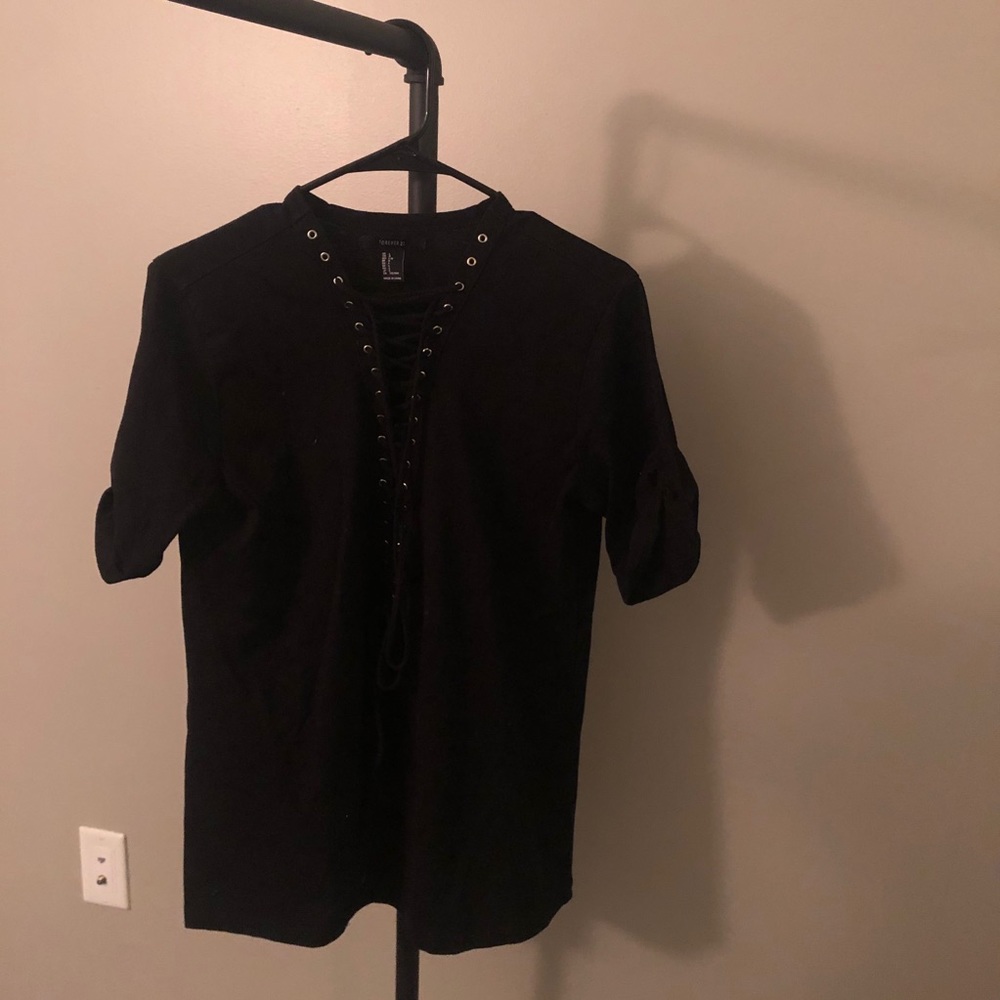 Forever 21 black tshirt